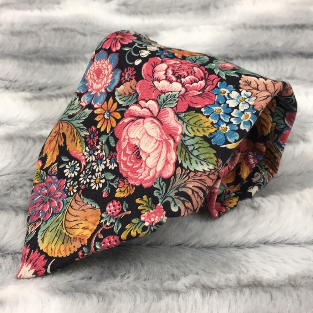 AG Spalding & Bros by Rooster dark floral tie